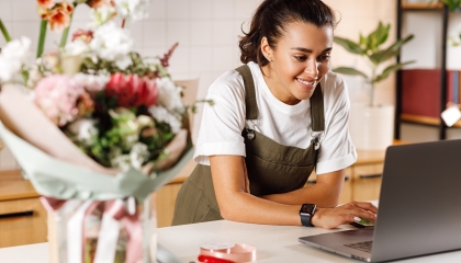 Florist on laptop